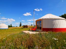 Glamping Niebiańska Osada Jurty Dolnośląskie, area glamping di Polanica-Zdroj