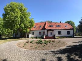 Dom w Puszczy Noteckiej, casa rústica em Mierzyn