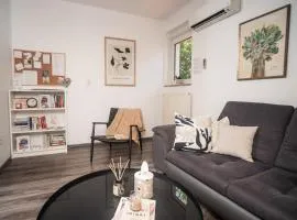 ASTAREA - Luxe penthouse in nature - jacuzzi - free private parking - terrace & balcony - peace