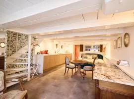 Studio next to Skinny Bridge near Rembrandtsquare