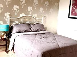 Home away from Home in Sheffield, hotel di Carbrook