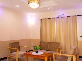 Richard's Road Homestay, acomoda&ccedil;&atilde;o em Boma la Ngombe