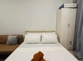 Minimalist Comfort with Homey Touches