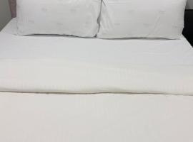 Simple Stylish Retreat with Cozy Touches, guest house in Mandurriao