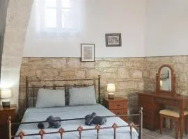 Traditional Cozy Retreat