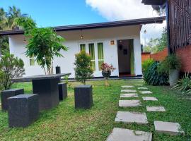Dhanashi Villa Talalla, khách sạn ở Talalla South
