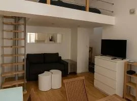 Studio Rénové et Cosy, Vieux Nice, Place Iconique