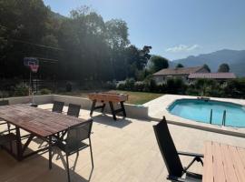 Maison de campagne dans les Pyrénées -option piscine en été, ξενοδοχείο σε Chaum