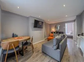 Stunning 2 Bedroom 6 Guest Flat by Anfield Stadium