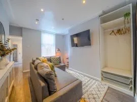 Stunning 1 Bedroom 4 Guest Flat by Anfield Stadium