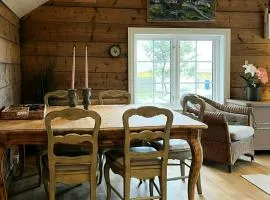 Restored Farmhouse By The Sea In Kvalheim