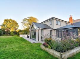 Stunning large house in Green Dunmow, hotel in Felsted