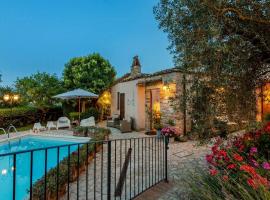 Historic Village With Pool Near Todi, hotel a Todi