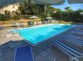 Farmhouse in Umbria near Lake Trasimeno