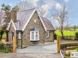 Katie's Cottage & Hot Tub - Snowdon 20mins drive, hotel a Caernarfon