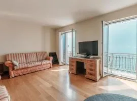 Grace - Lakefront view - PRIVATE GARAGE - AC