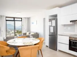 Beachfront 2 bed w swimming pool, Blouberg 54 Beach Break