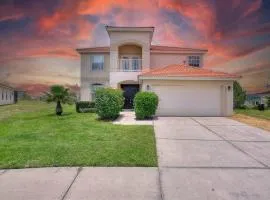 Beautiful 5 Bedroom Viola Pool Home