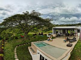 LoftMerak, βίλα σε Pereira