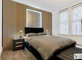 Liz's 4 Bed House: Close to the Motor Point Arena