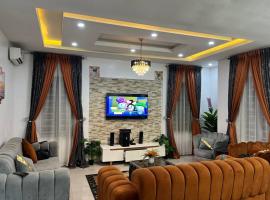 2bedroom Apartment lekki Victory Homes, Hotel mit Whirlpools in Mama