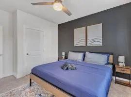Luxe 1BR Suite in Waverly Charlotte
