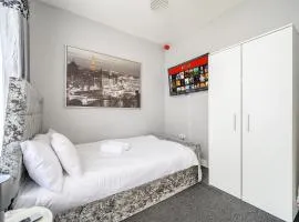 * Well equipped apartment for a relaxing cosy and luxurious fun stay + Free Parking + Free Fast WiFi *