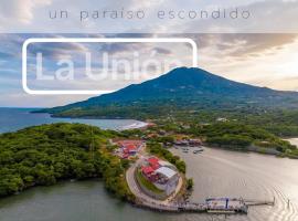Muy cerca de playas y miradores muy accesible a la ciudad y comercios, pet-friendly hotel in La Unión