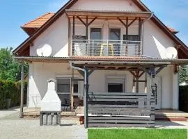Ferienwohnung mit Pool, WLAN direkt am See 70qm