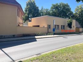 Kim Ferienwohnung B, hostel u gradu Zemerda