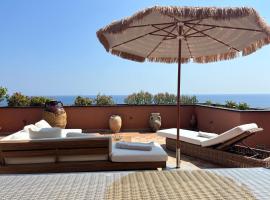 Casa Della Baia With a beautiful view, hotel a Varazze