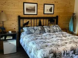 CREEKSIDE LODGE