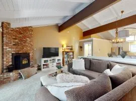 Brown Bear's Hideaway