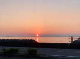 海の見える家を貸切,下灘駅へ,ふたみシーサイド公園へ,BBQ possible