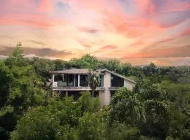TreeTops - New Designer Villa on top of Negril!