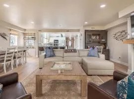 WEL307 Downs by the Sea. Oceanfront, Luxury Condo, Saltwater Pool, Elevator!