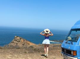rent a Blue Classics's Campervan MB 100 for a van trip in Algarve, hotel v destinaci Portimão