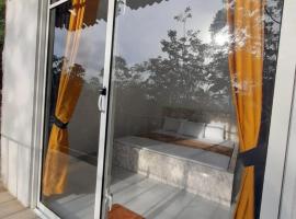 Golden Waters Stay & Dine, chal&eacute; em Norwood