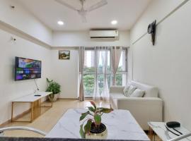 Riverside 1BHK Apartment at Lodha Belmondo Golf Resort, Pune, ξενοδοχείο στο Pune