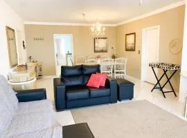 Apartamento Itapema na Av principal à 50 m da praia