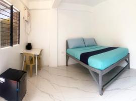 Studio room with AC and kitchenette in the center, place to stay in Coron