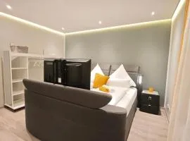 DANESSI-Familie,Business,nahe Koblenz,6 Personen,Saniert,direkte Anbindung Industriegebiet,TV Kingsize Boxspringbett