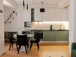 Lihnidos Home, Neer Lake Apartment, AC