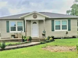 Cowboy Cottage, Country Charm