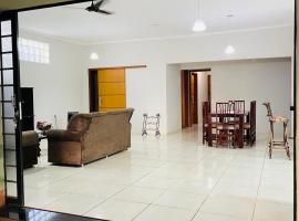 Casa Coqueiros, hotel i Barretos