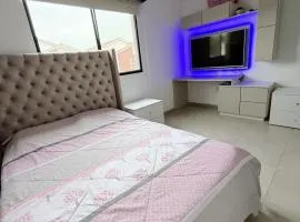 Casa con piscina, zona BBQ y seguridad privada