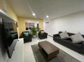 La Casa Amarilla