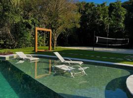 Villa Entre Verdes, hotel in Riviera de São Lourenço