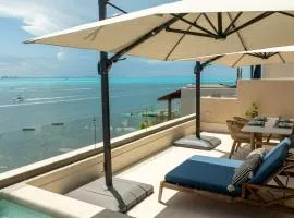 Beachfront Luxe Penthouse Studio in Isla Mujeres