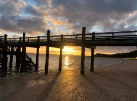 Maraetai Beachfront Studio Unit